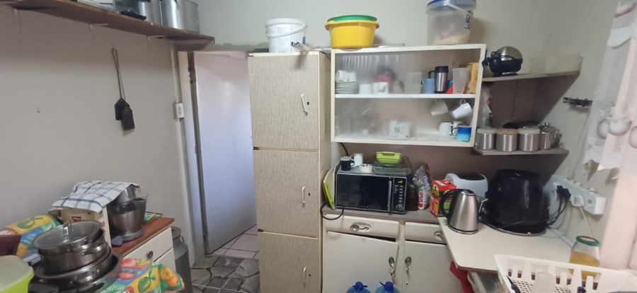 6 Bedroom Property for Sale in Freemanville North West